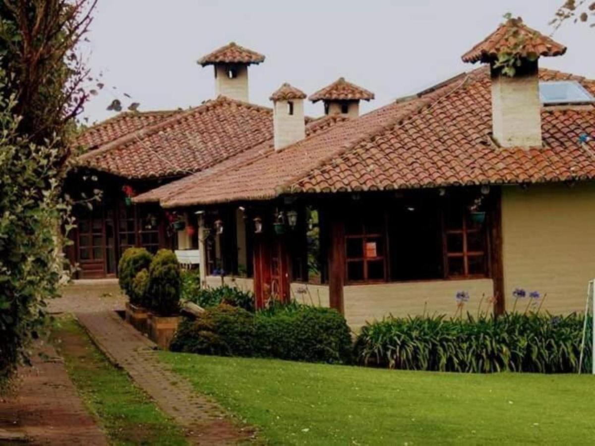 Hacienda El Rejo Villa Machachi Exterior photo